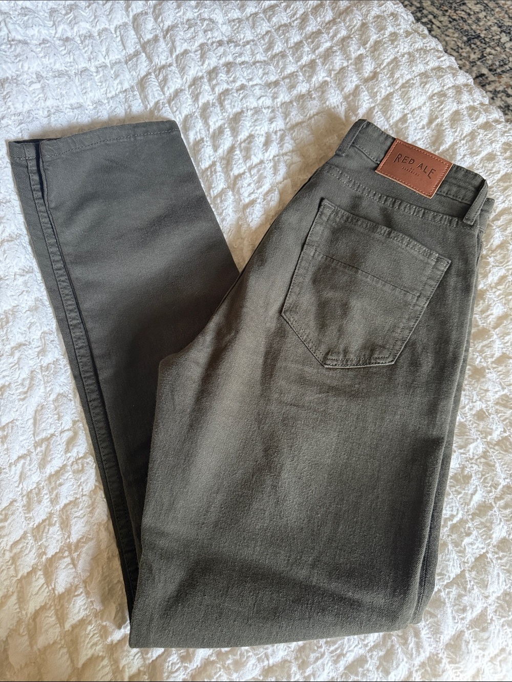 Red Ale Men’s Slim-Straight Jeans in Olive